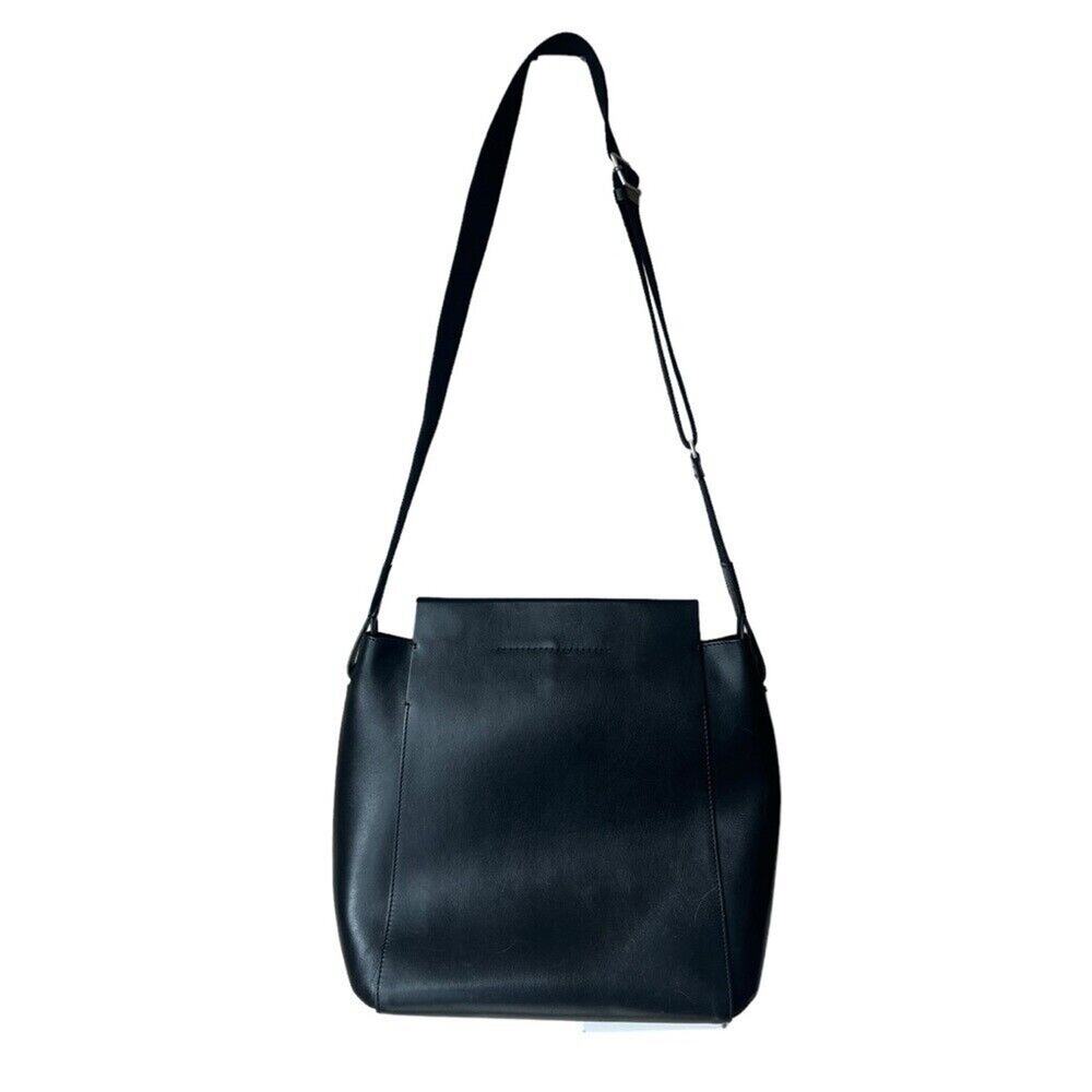 Everlane The Form black leather crossbody bag pus adjustable strap